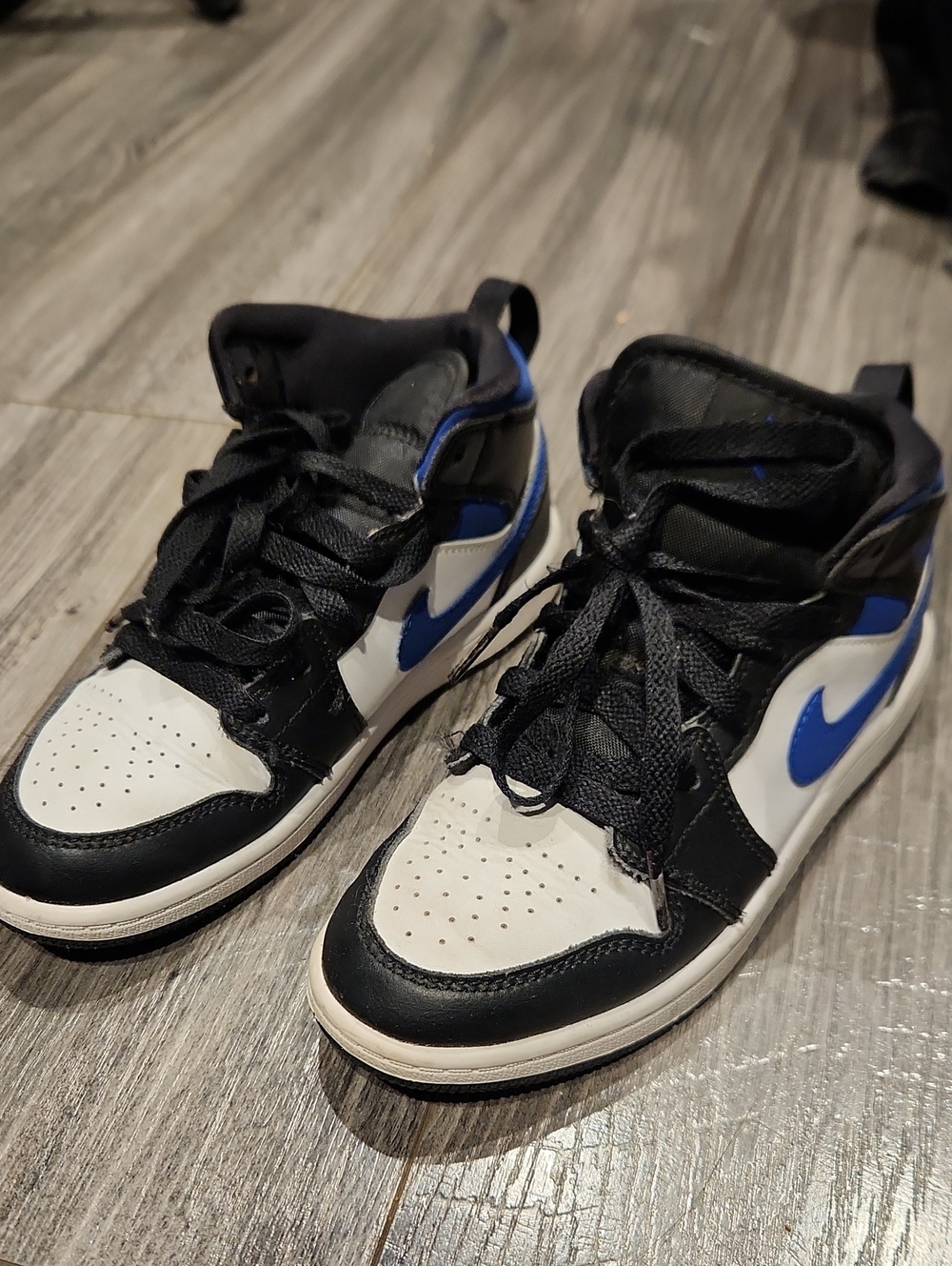 Nike Jordan 640734-140 Kids Mid-Top Sneakers in Black, White & Blue Sz 13.5C
